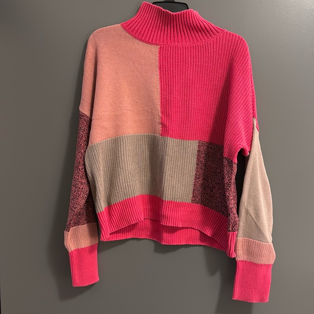 Color block turtleneck sweater